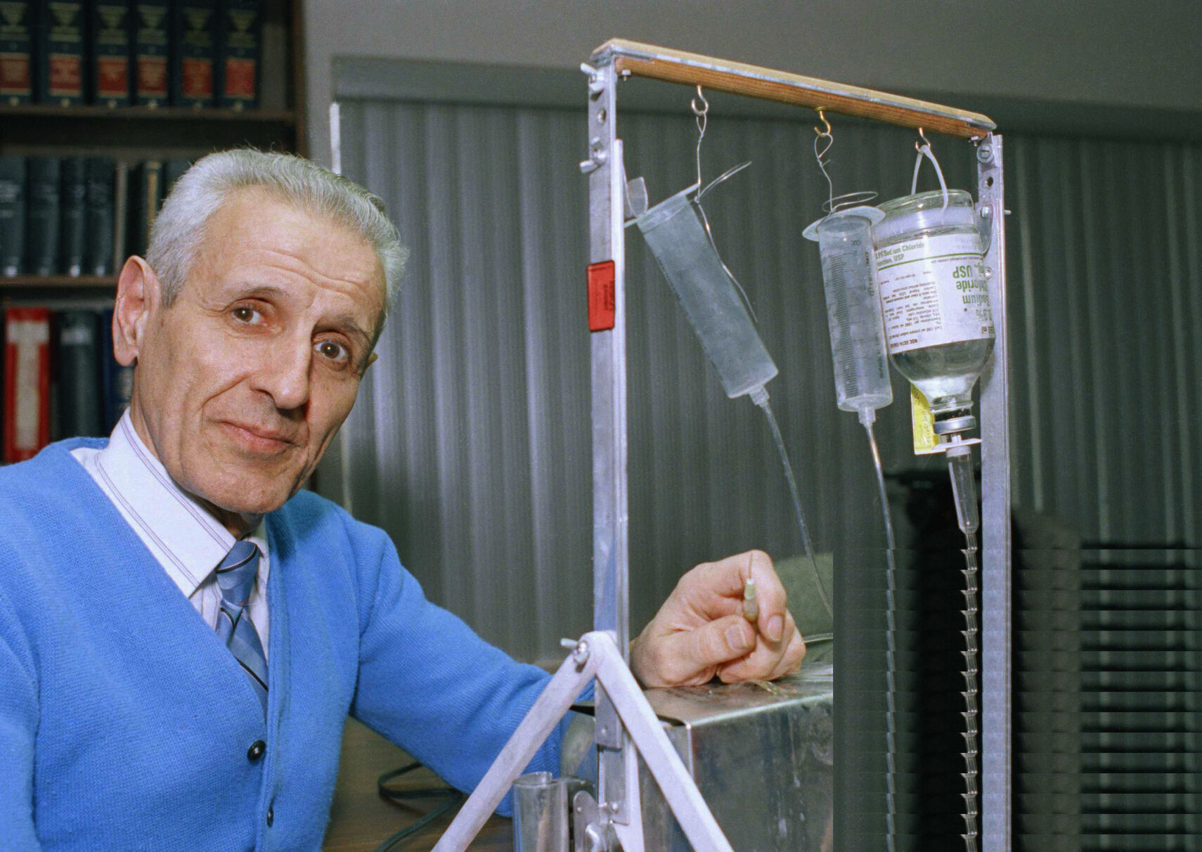 1990: Jack Kevorkian